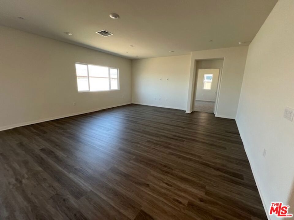 7323 Chetco River Street Property Photo 2