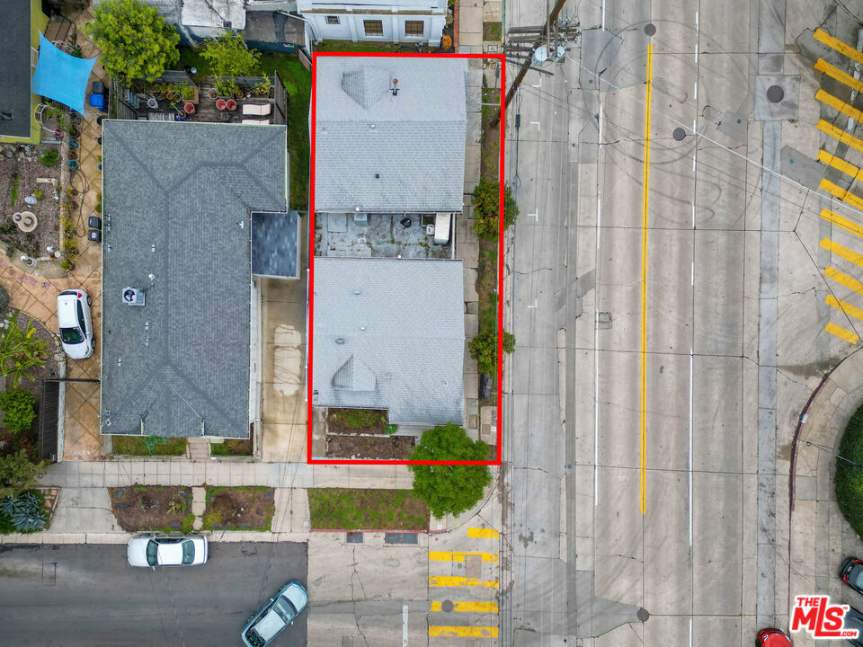 1300 Sanborn Avenue Property Photo 2