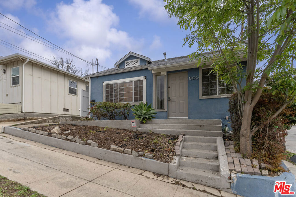 1300 Sanborn Avenue Property Photo 4