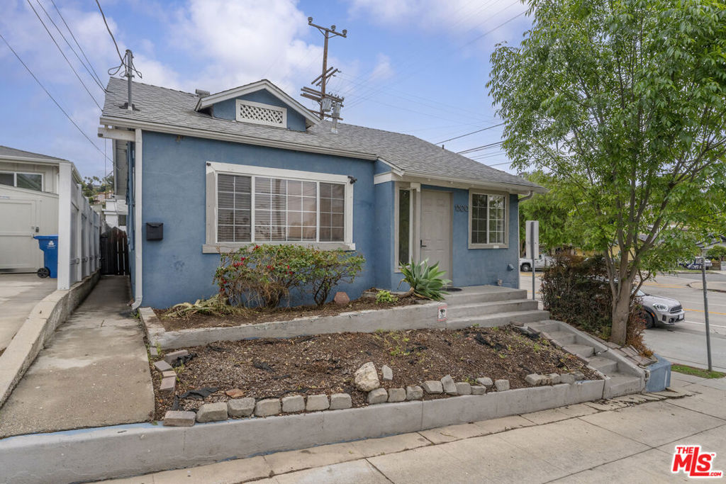 1300 Sanborn Avenue Property Photo 7
