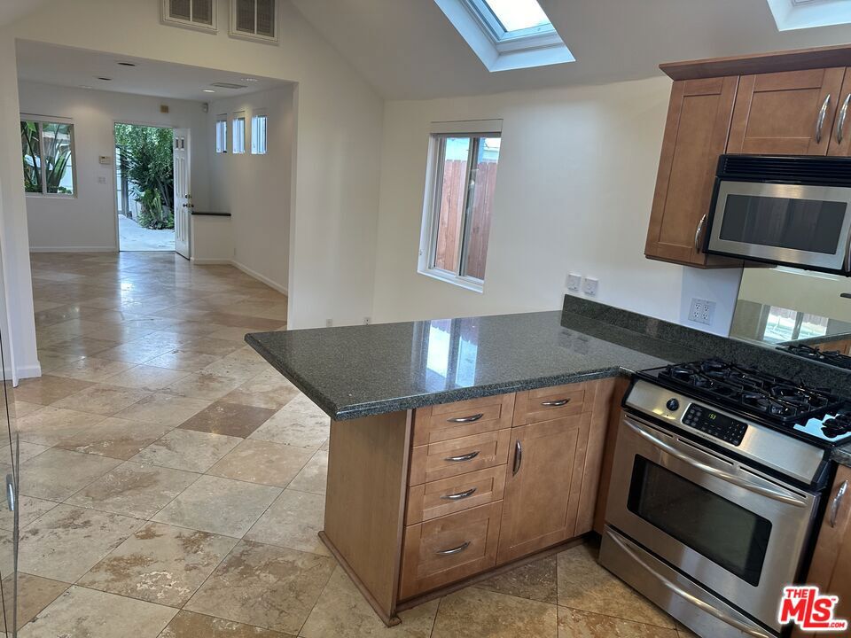 2454 Penmar Property Photo 4