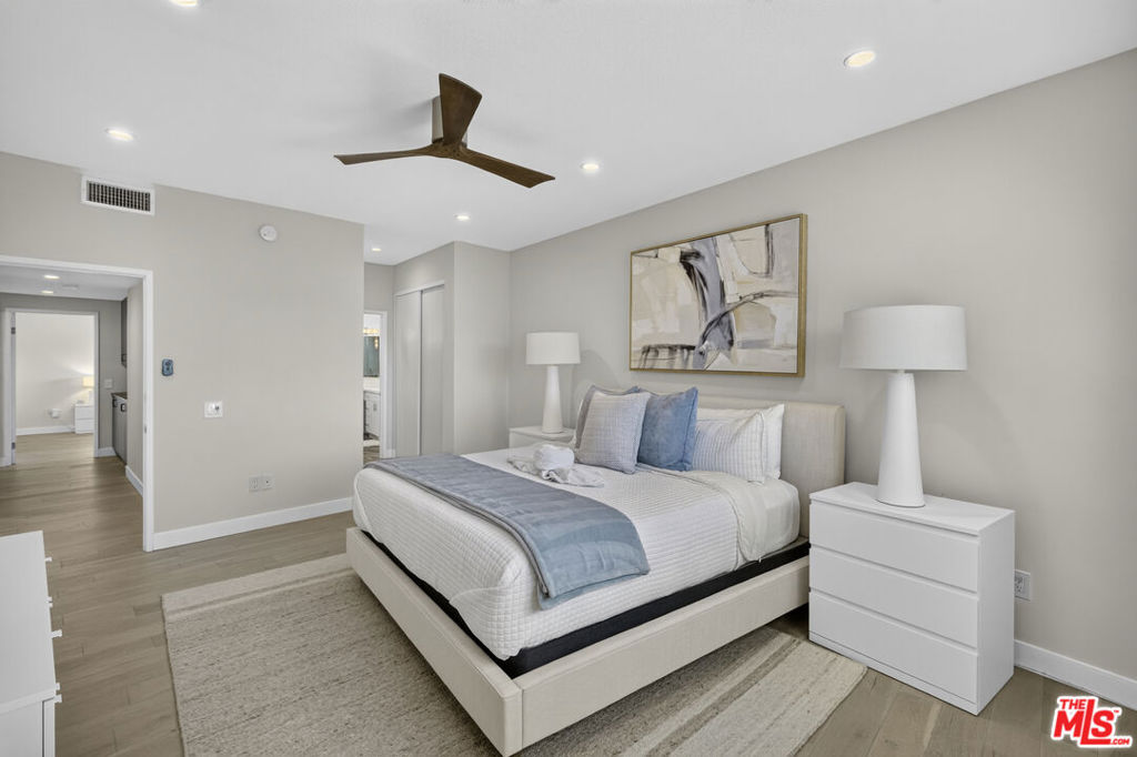 166 S Hayworth Avenue 201 Property Photo 12