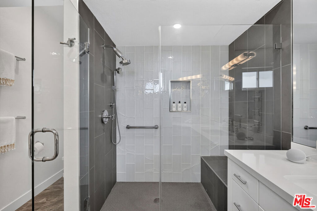 166 S Hayworth Avenue 201 Property Photo 15