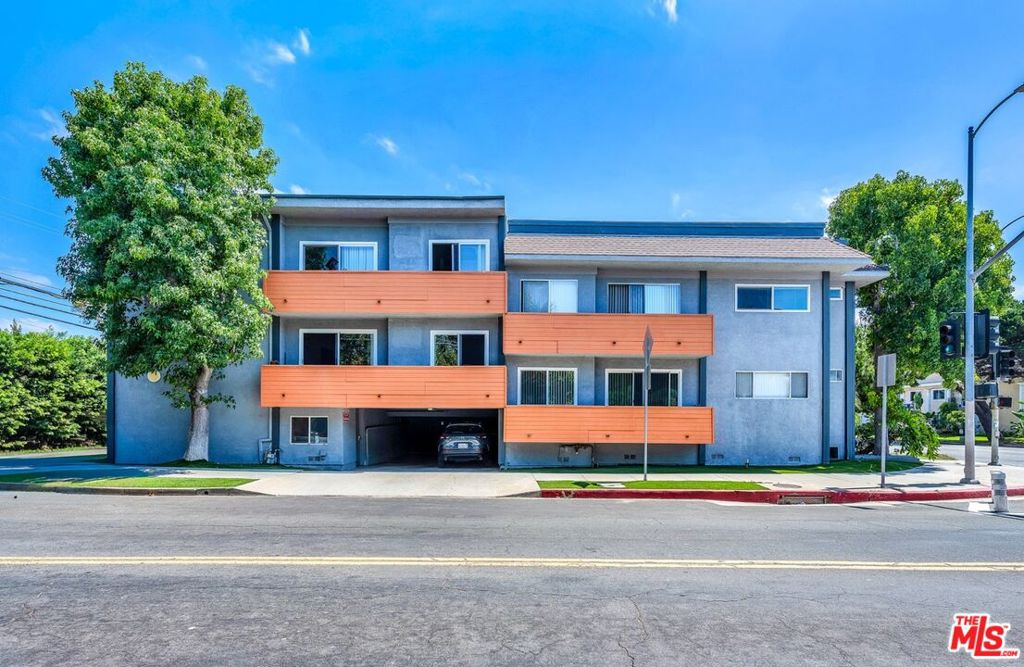 11825 National Boulevard Property Photo 1