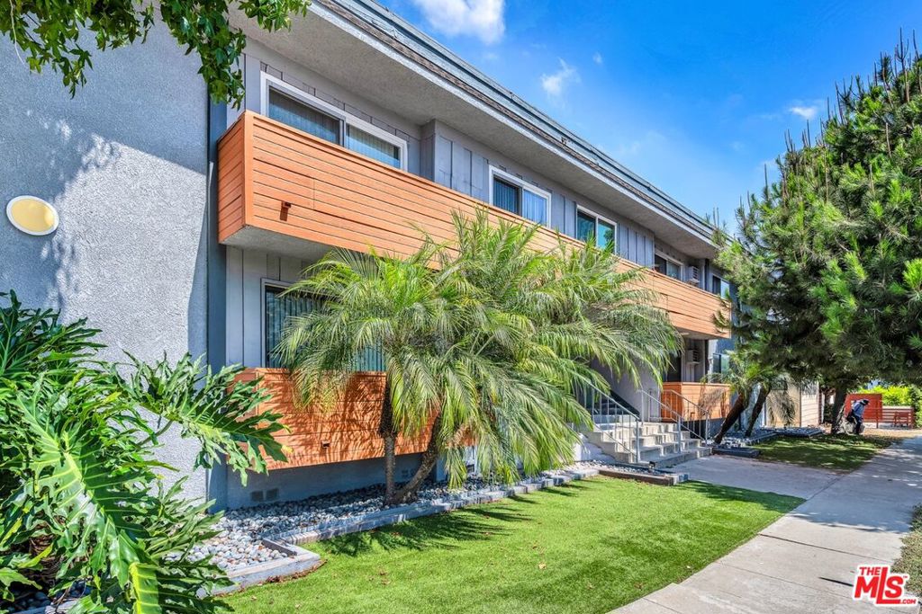 11825 National Boulevard Property Photo 2