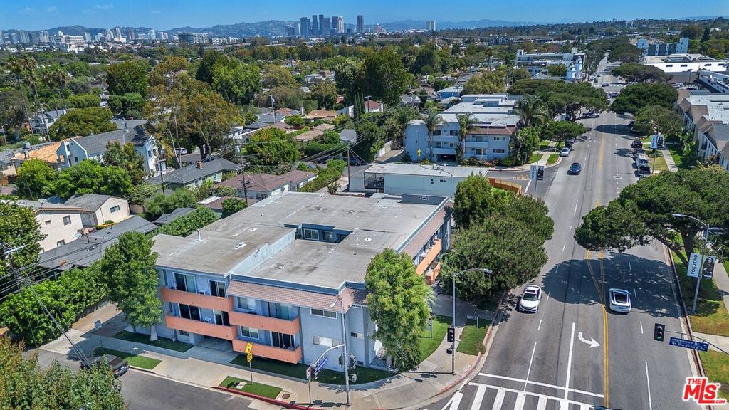 11825 National Boulevard Property Photo 3