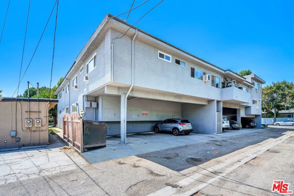 11825 National Boulevard Property Photo 4