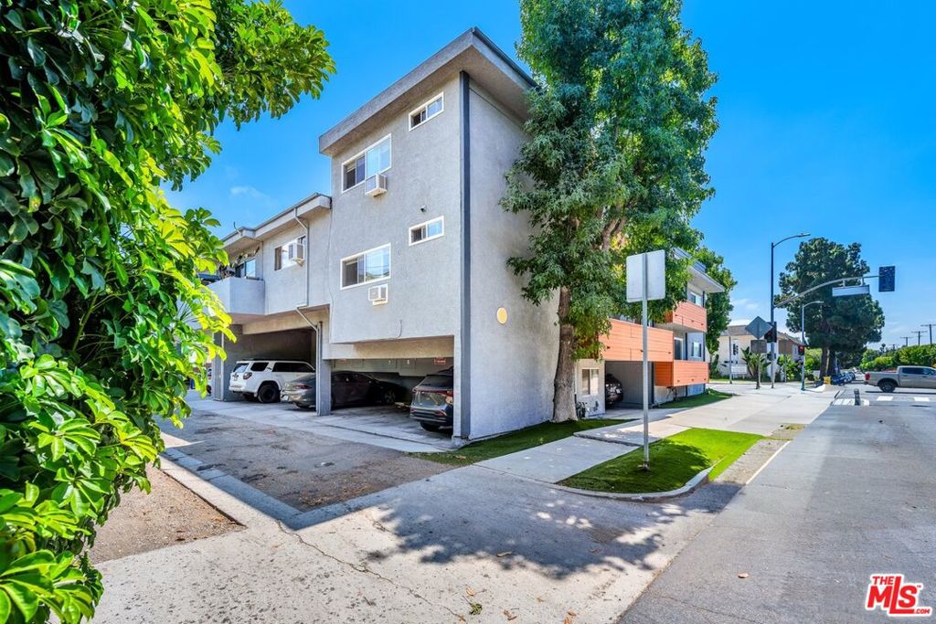 11825 National Boulevard Property Photo 5