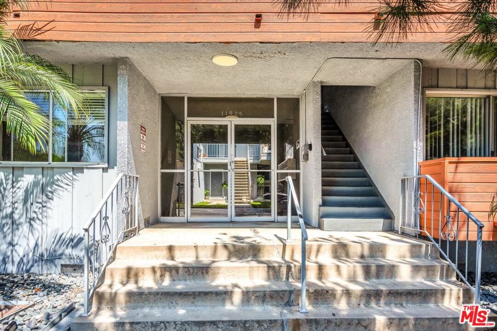 11825 National Boulevard Property Photo 8