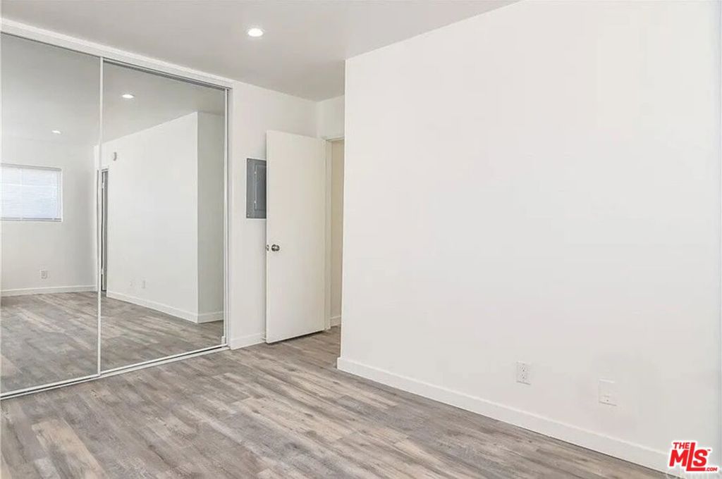 11825 National Boulevard Property Photo 10