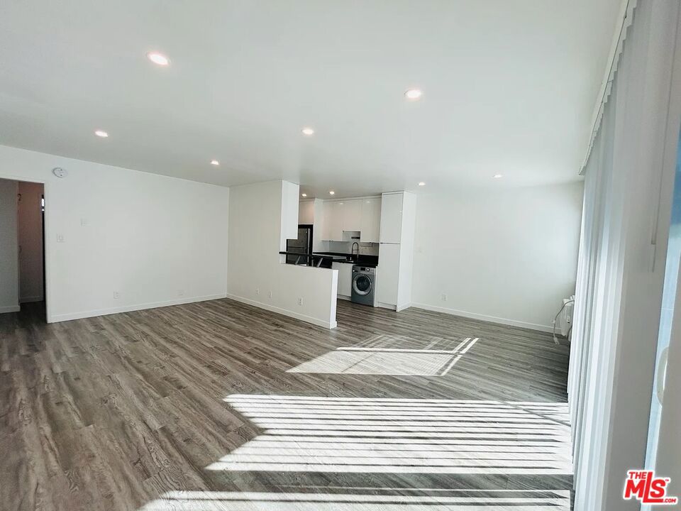 11825 National Boulevard Property Photo 20