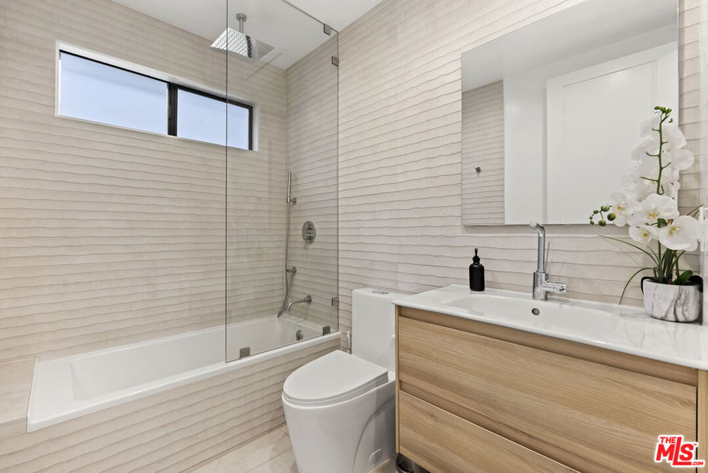 8700 Dorrington Avenue Property Photo 16