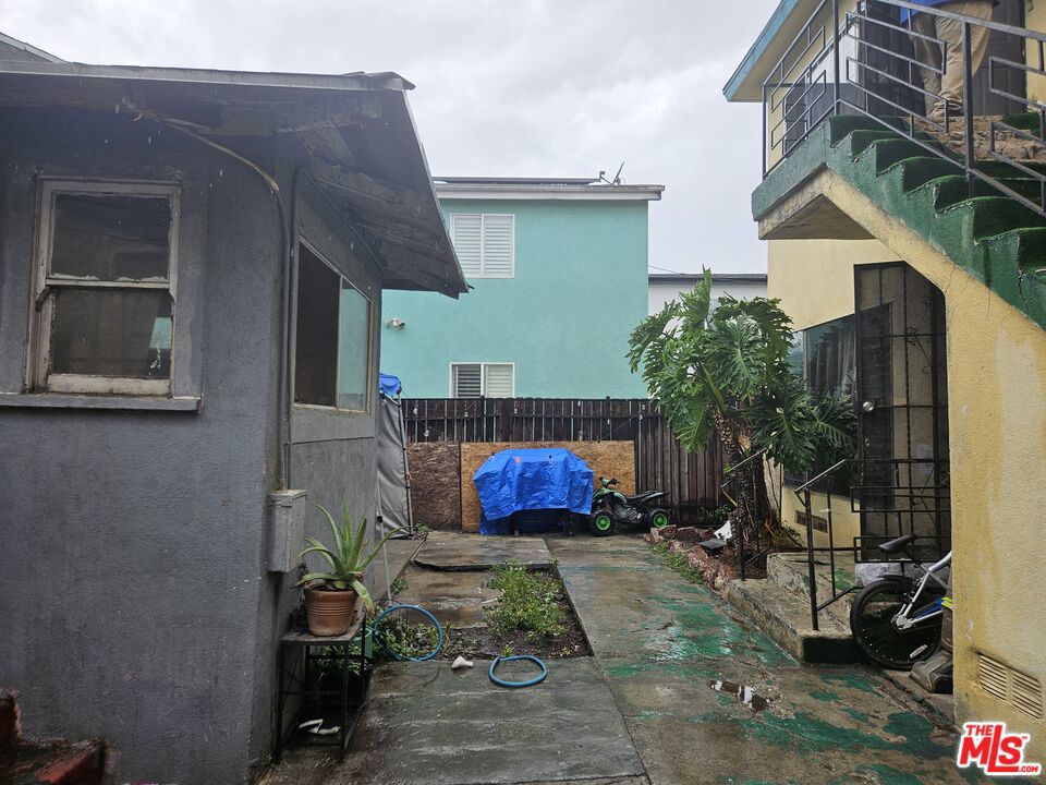 155 W 75th Street Property Photo 3