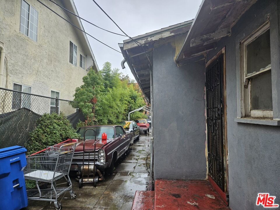 155 W 75th Street Property Photo 5