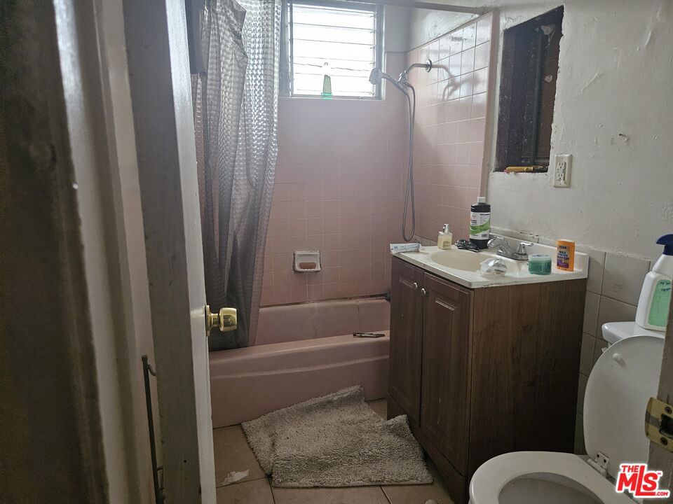 155 W 75th Street Property Photo 7