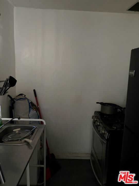 155 W 75th Street Property Photo 9