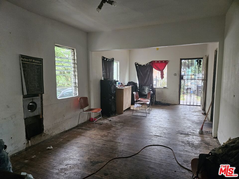 155 W 75th Street Property Photo 10