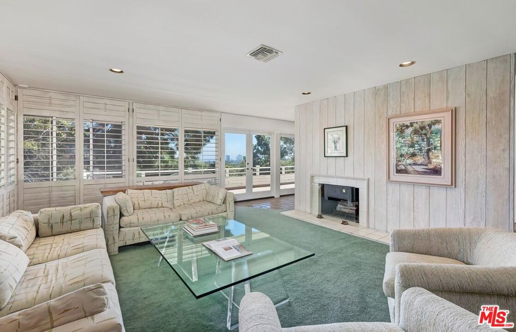 131 Ashdale Avenue Property Photo 3