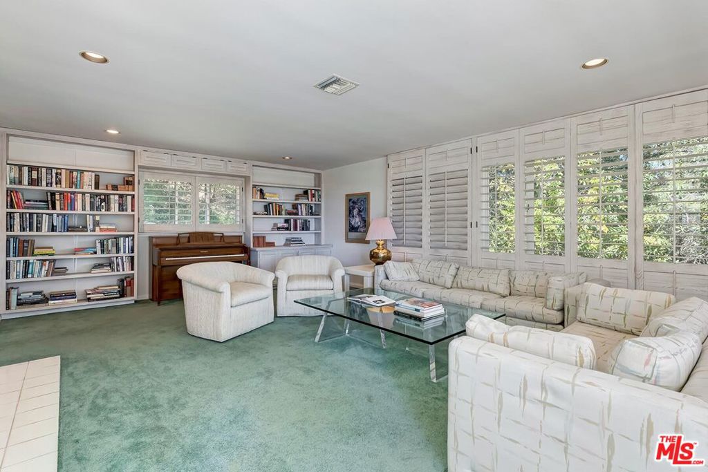 131 Ashdale Avenue Property Photo 4