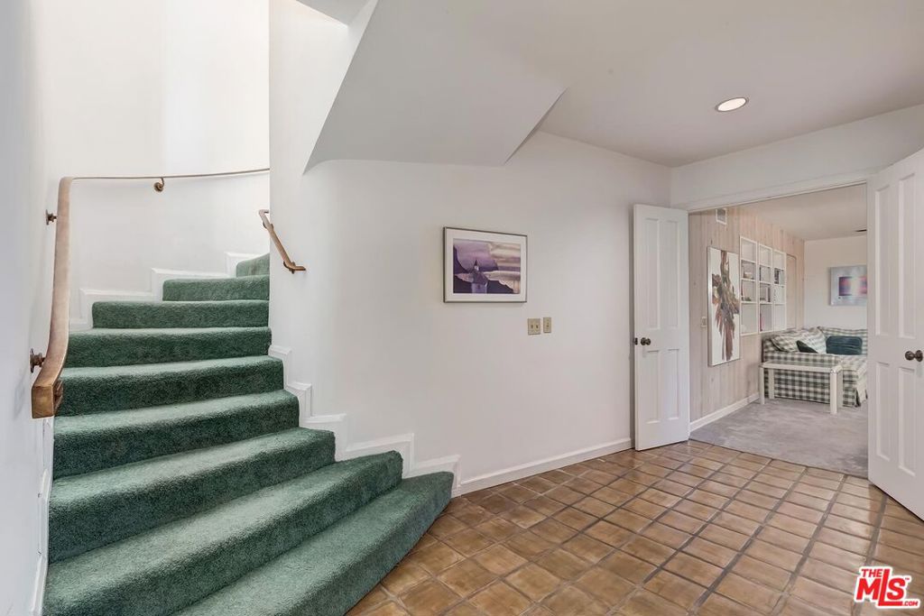 131 Ashdale Avenue Property Photo 9