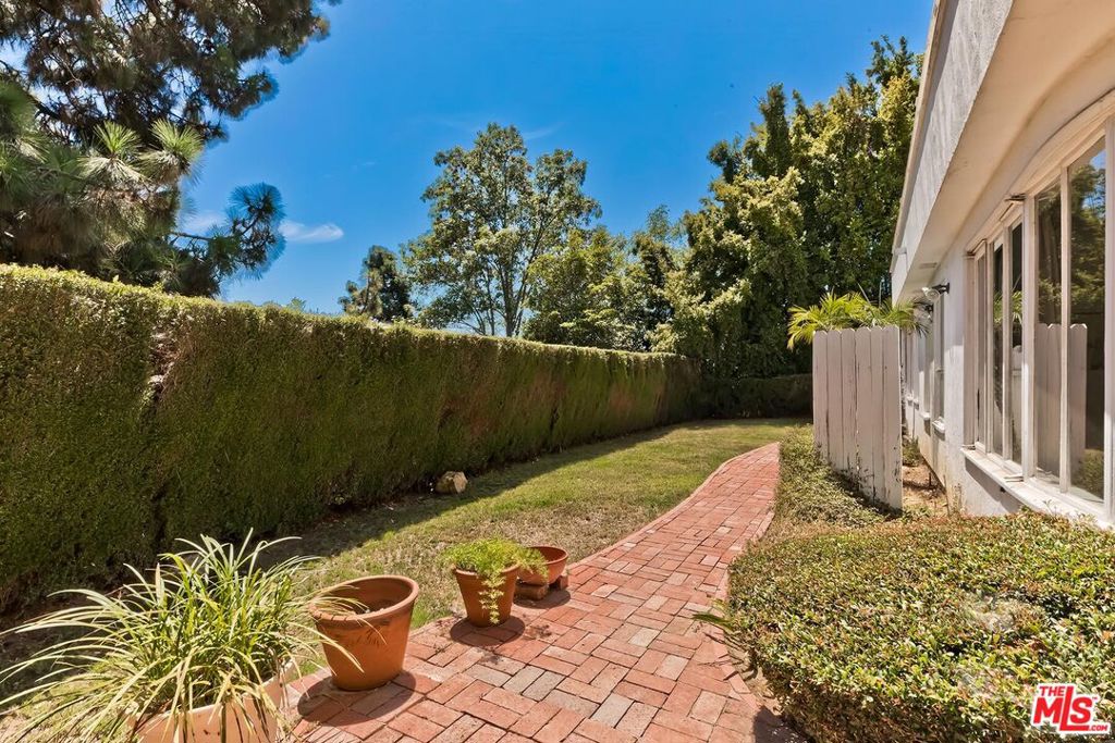 131 Ashdale Avenue Property Photo 17