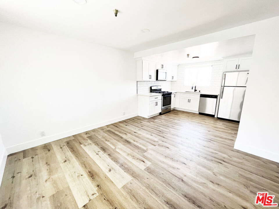 11430 Cedar Avenue 9 Property Photo 2