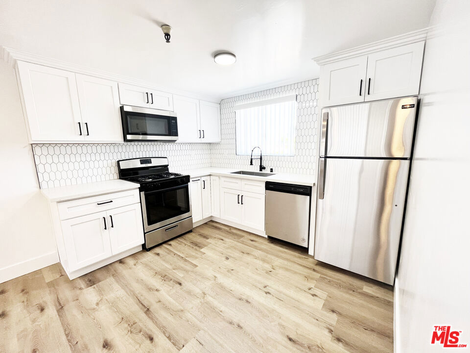 11430 Cedar Avenue 9 Property Photo 3