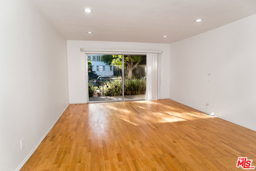 416 N Oakhurst Drive 107 Property Photo 4