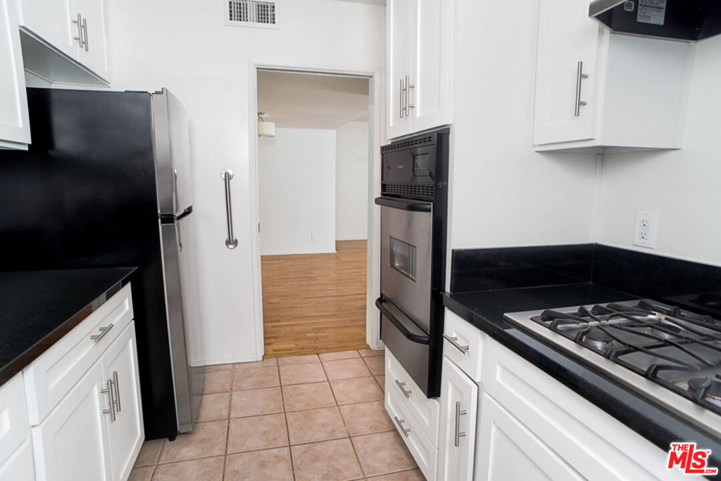 416 N Oakhurst Drive 107 Property Photo 8