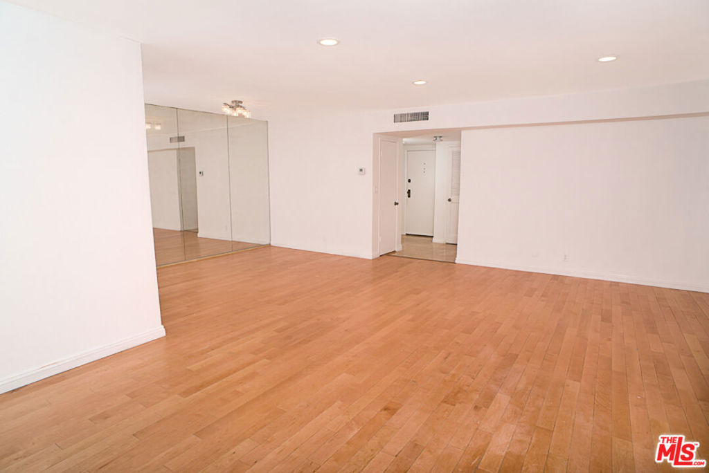 416 N Oakhurst Drive 103 Property Photo 6