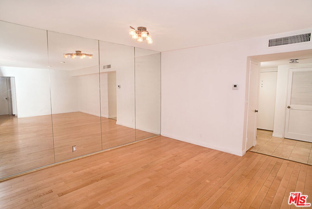 416 N Oakhurst Drive 103 Property Photo 7