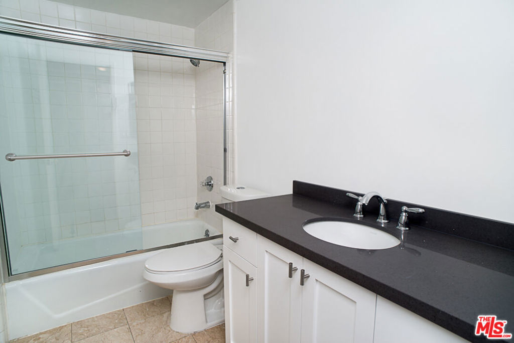 416 N Oakhurst Drive 103 Property Photo 12
