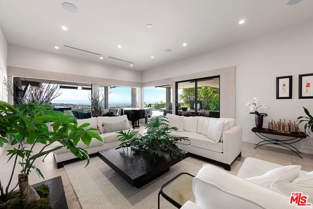 2052 Stradella Road Property Photo 7