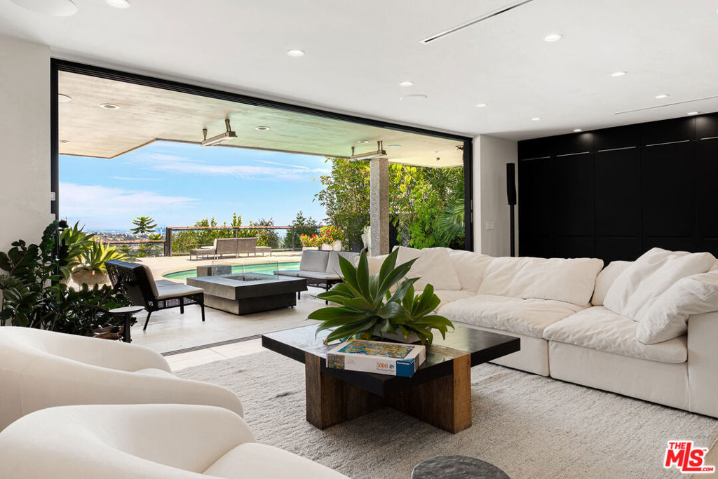 2052 Stradella Road Property Photo 10
