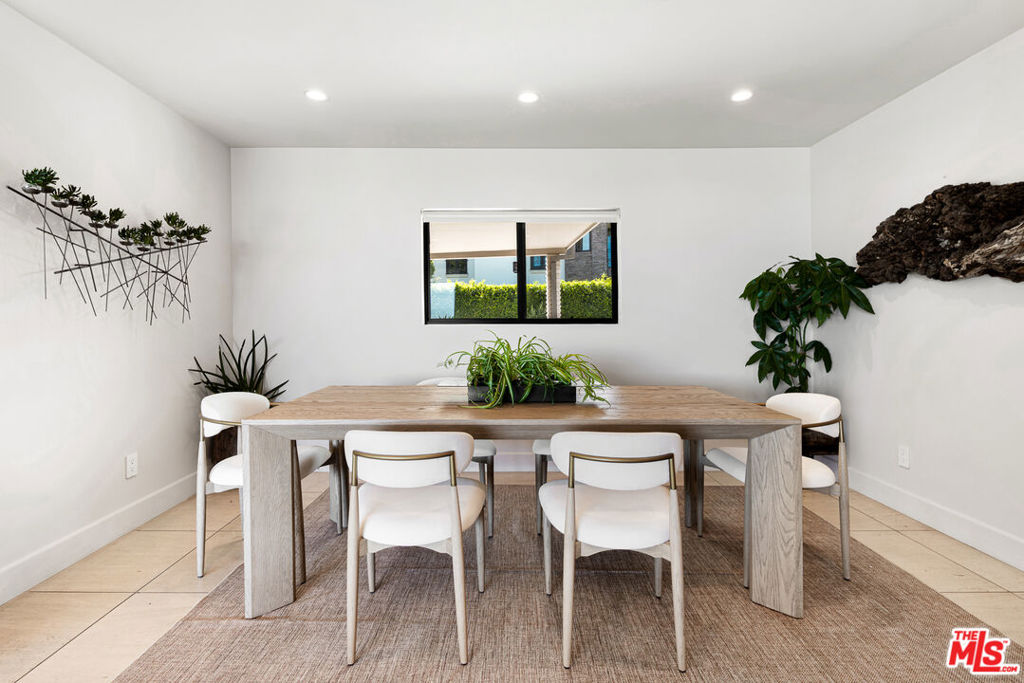 2052 Stradella Road Property Photo 15