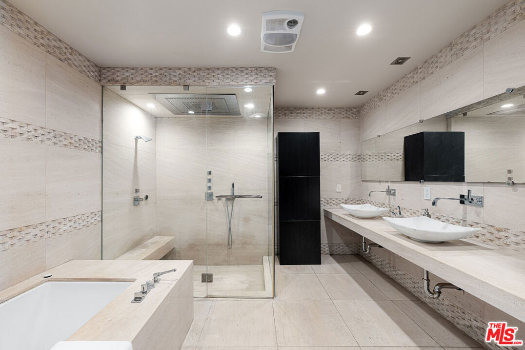 2052 Stradella Road Property Photo 18