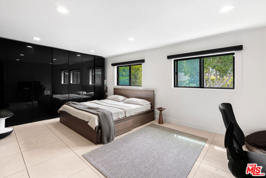 2052 Stradella Road Property Photo 19