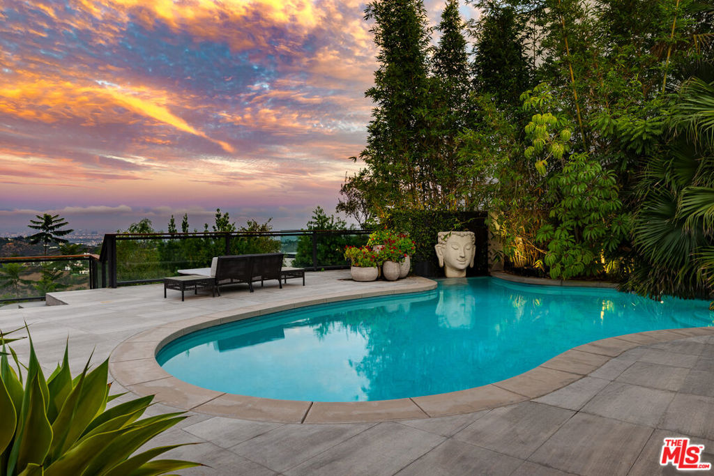 2052 Stradella Road Property Photo 30
