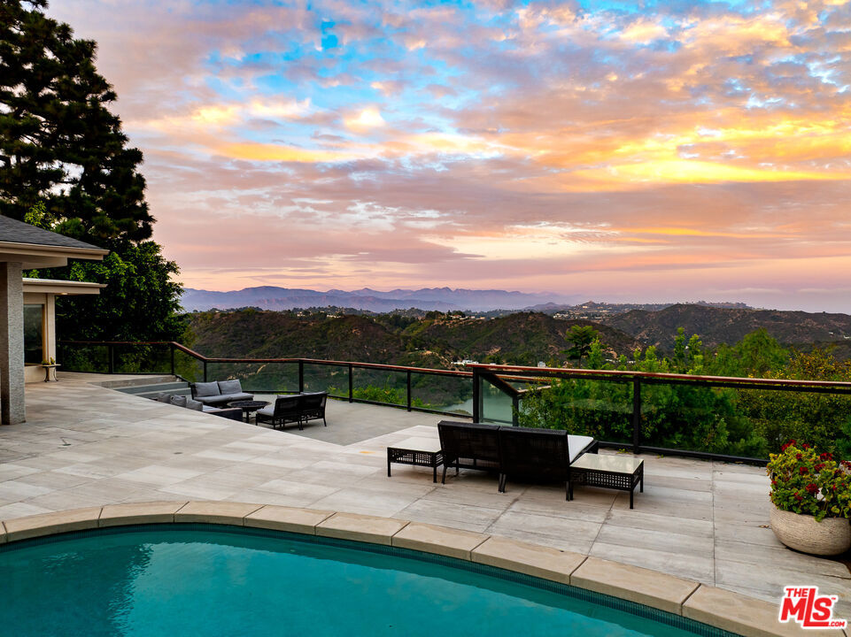 2052 Stradella Road Property Photo 31