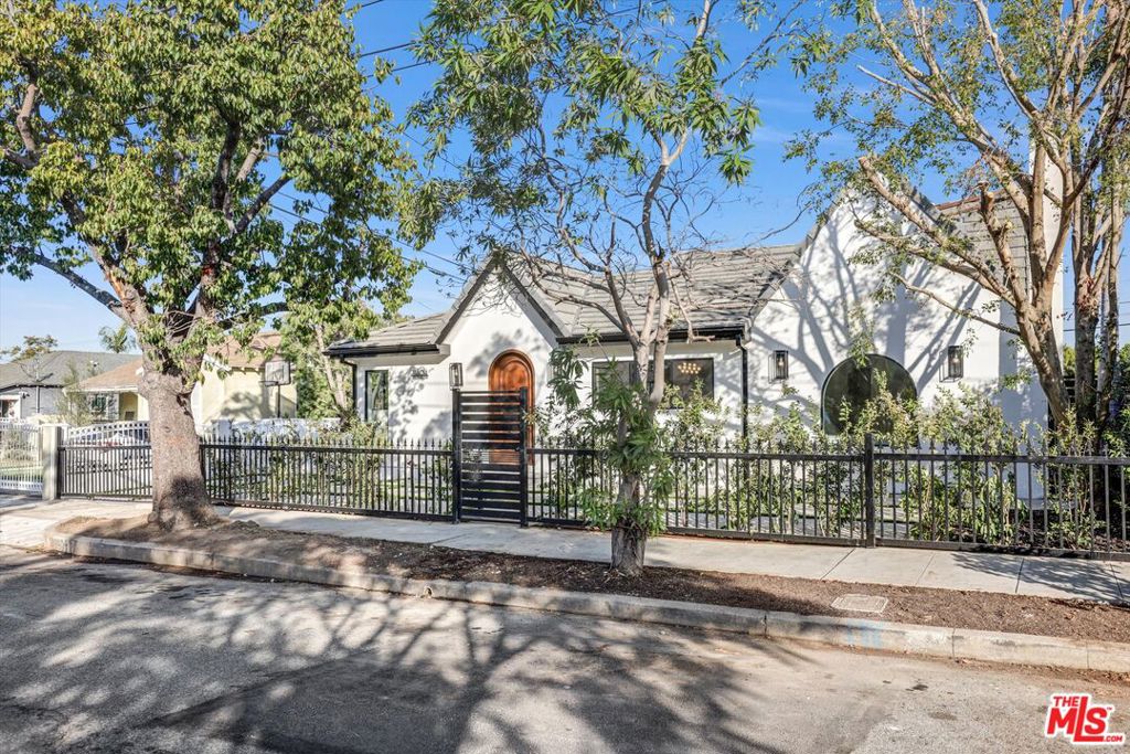 11404 Biona Drive Property Photo 4