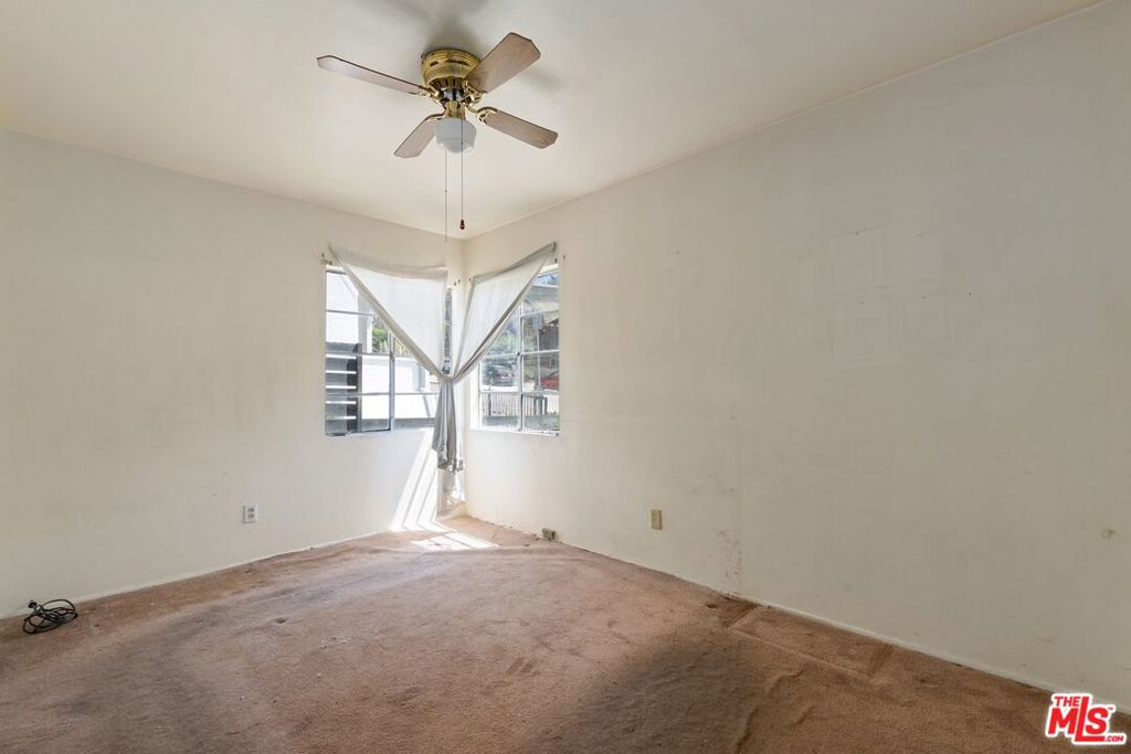 841 Laveta Terrace Property Photo 11