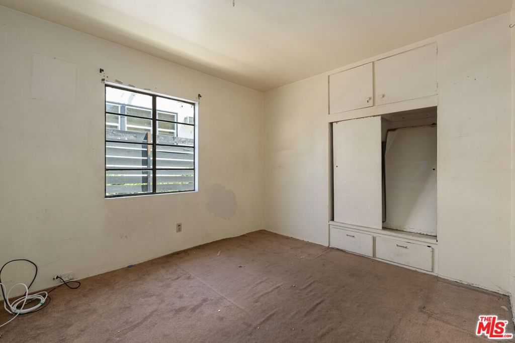 841 Laveta Terrace Property Photo 15