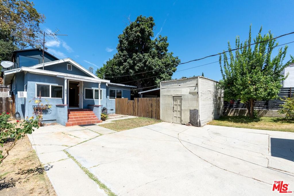 841 Laveta Terrace Property Photo 18