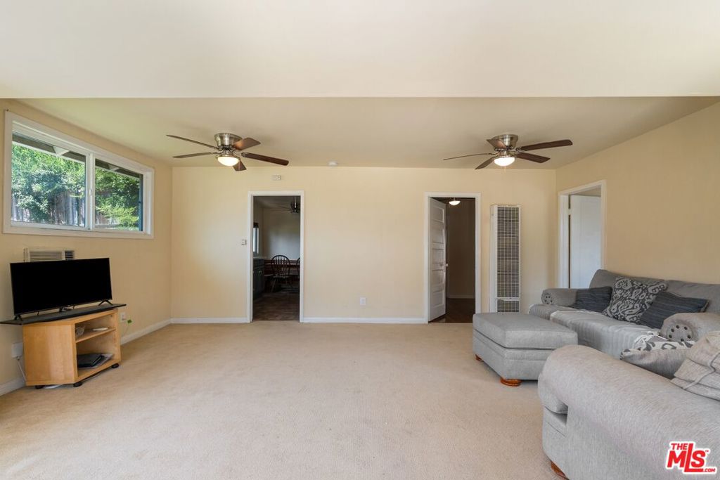 841 Laveta Terrace Property Photo 20