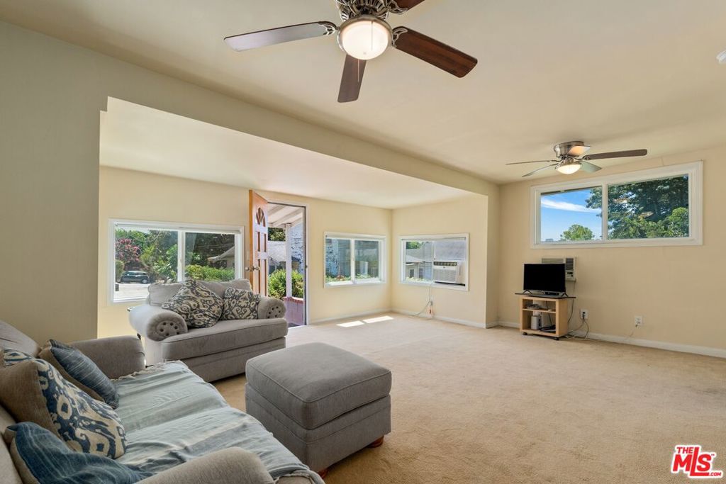 841 Laveta Terrace Property Photo 22