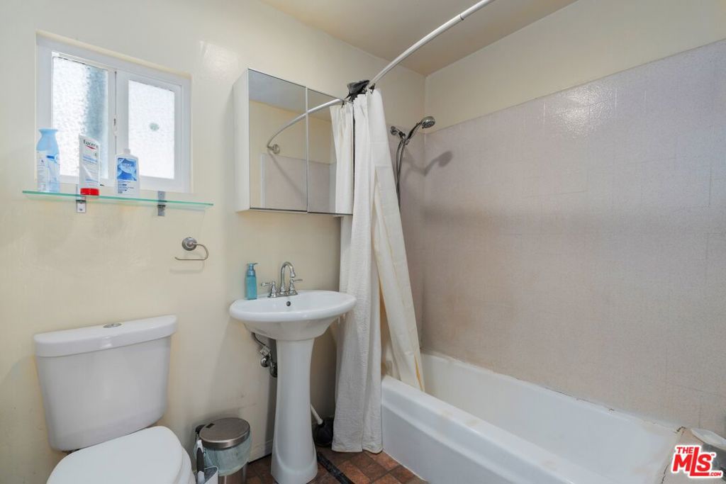 841 Laveta Terrace Property Photo 30