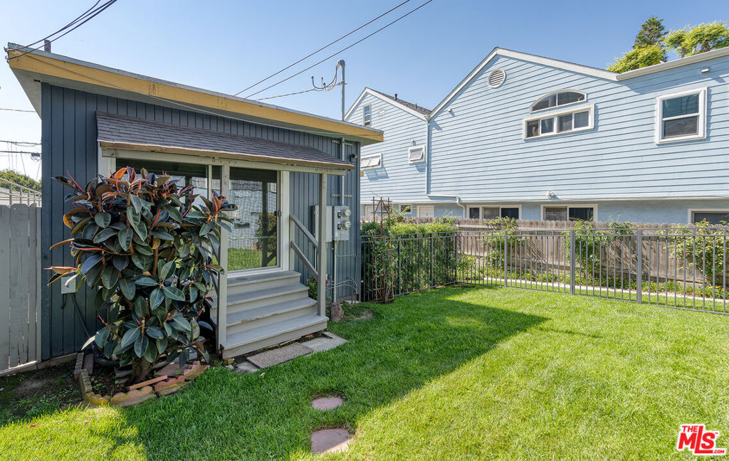 1014 Pier Avenue Property Photo 18