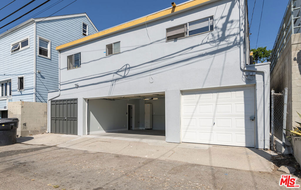 1014 Pier Avenue Property Photo 24