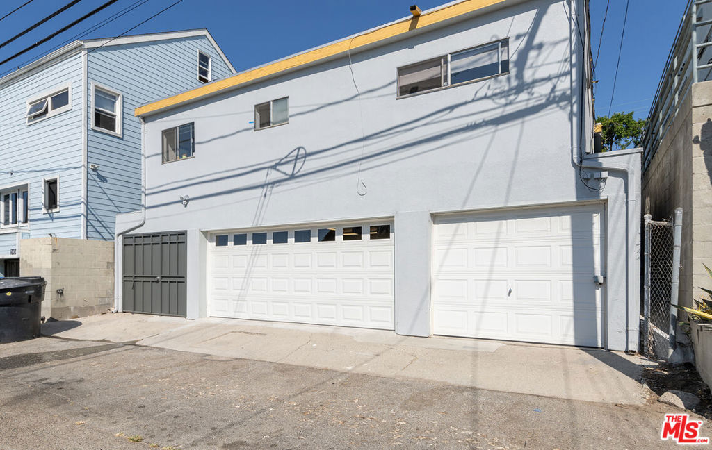 1014 Pier Avenue Property Photo 25
