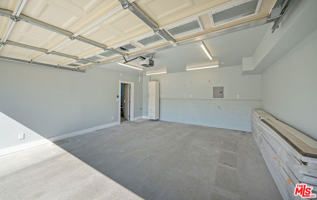 1014 Pier Avenue Property Photo 27